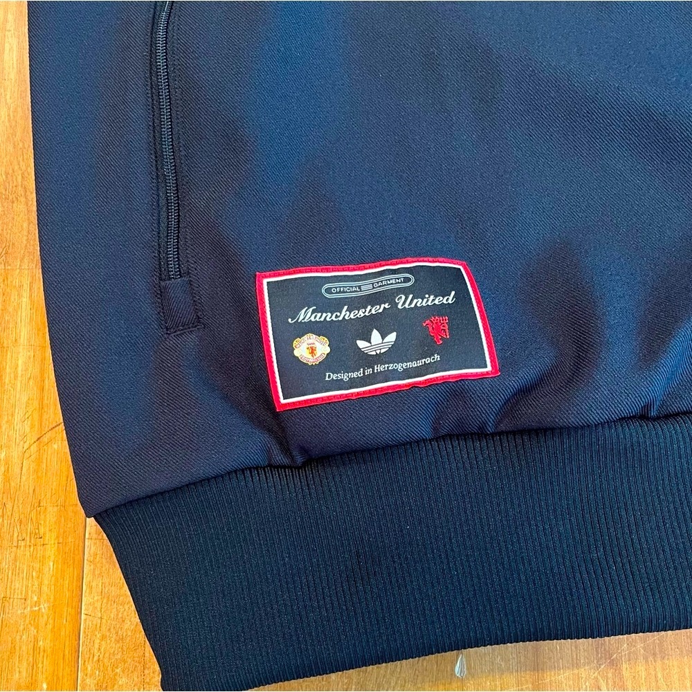 ADIDAS Manchester United Track Suit - Picture 6 of 14